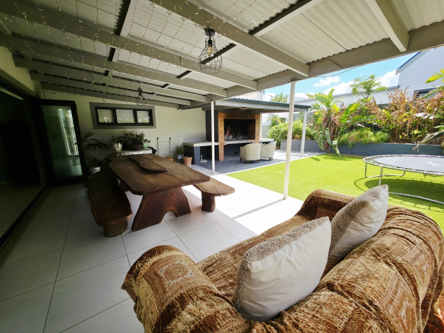 3 Bedroom Property for Sale in Uitsig Western Cape